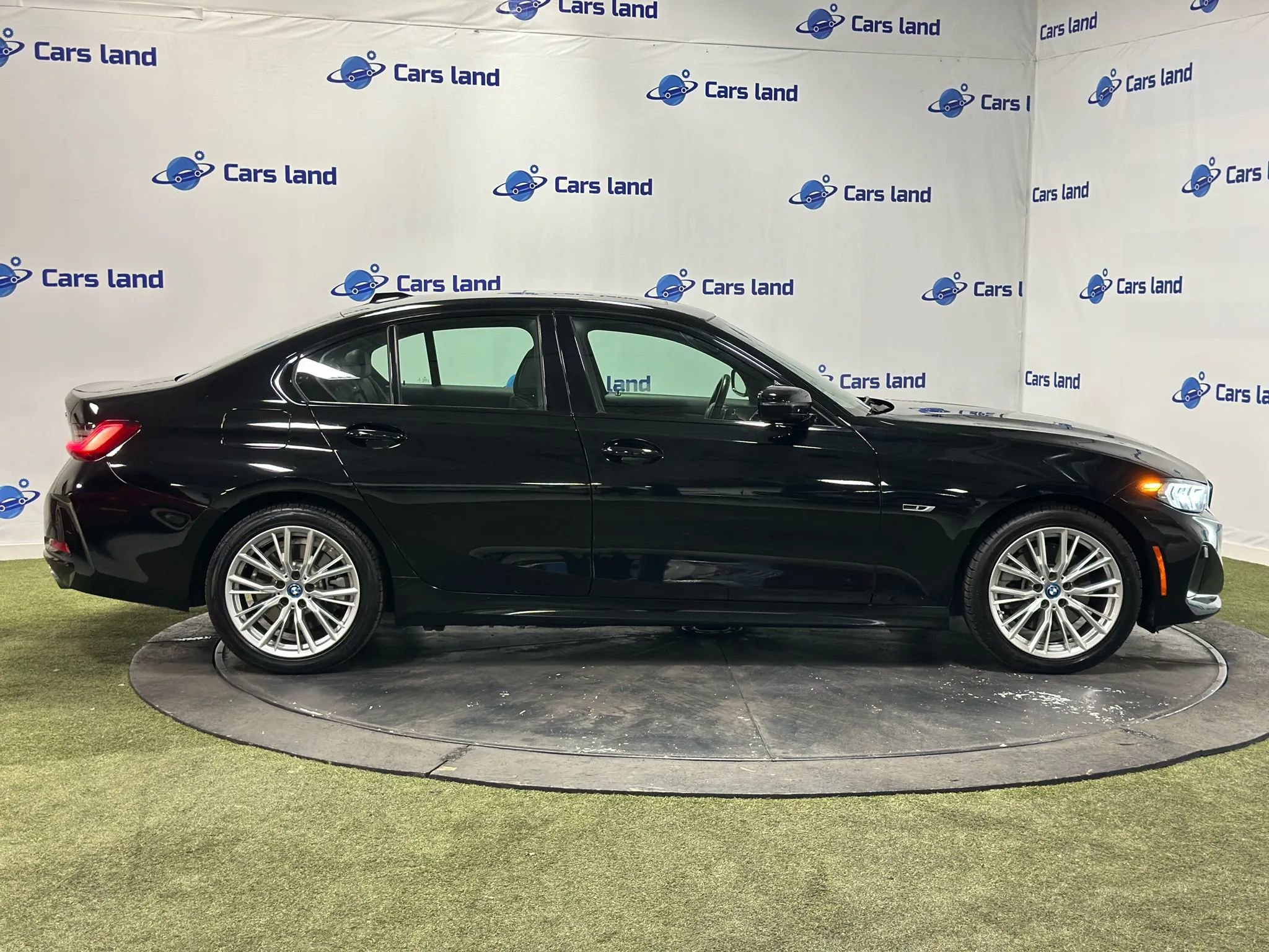 Used 2023 BMW 330e w/ Driving Assistance Package image 3