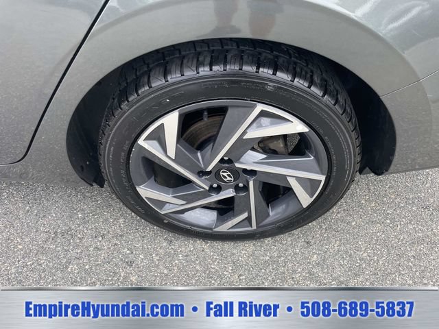 Used 2024 Hyundai Elantra Limited FWD image 11