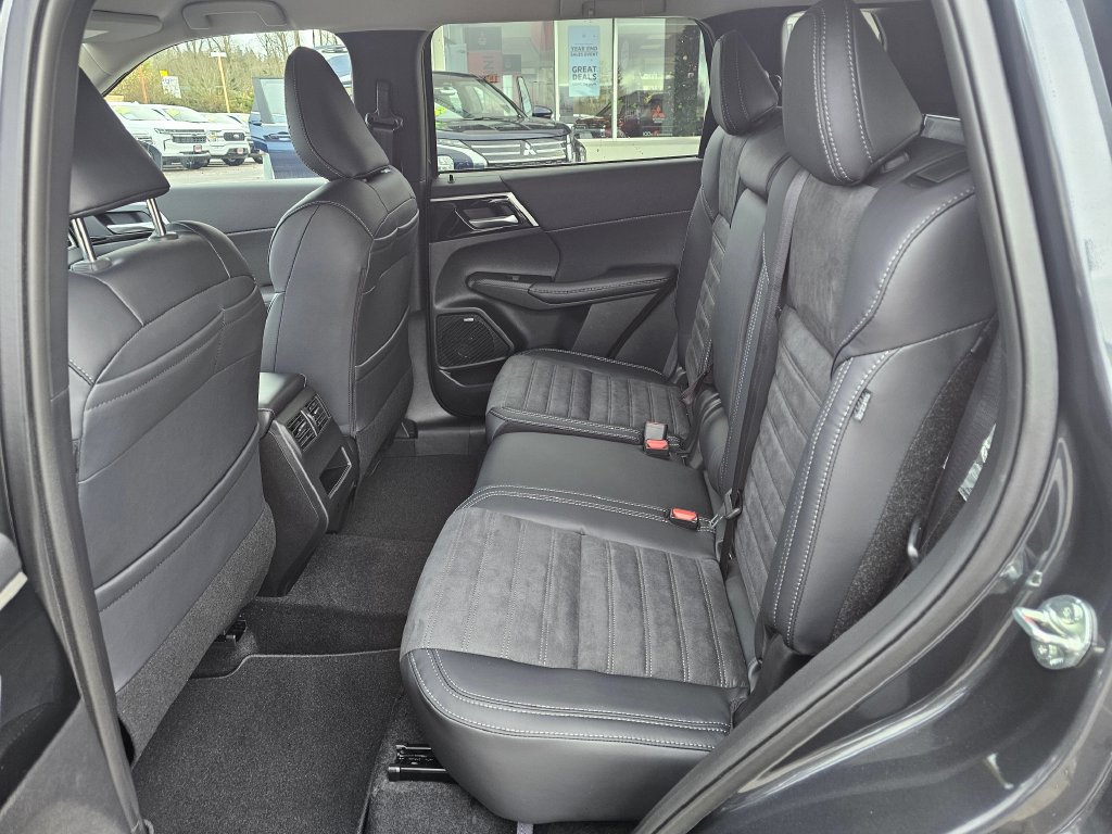 New 2026 Mitsubishi Outlander SE AWD/4WD image 11