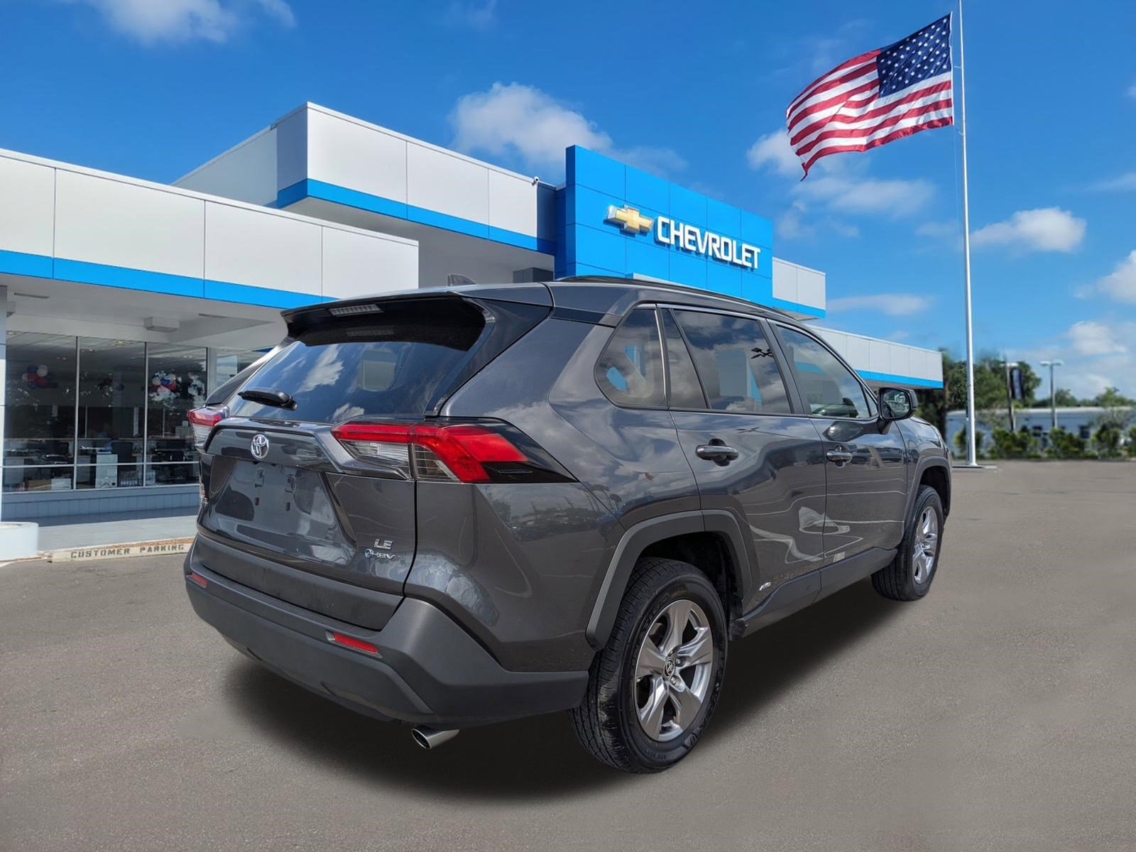 Used 2025 Toyota RAV4 LE image 4