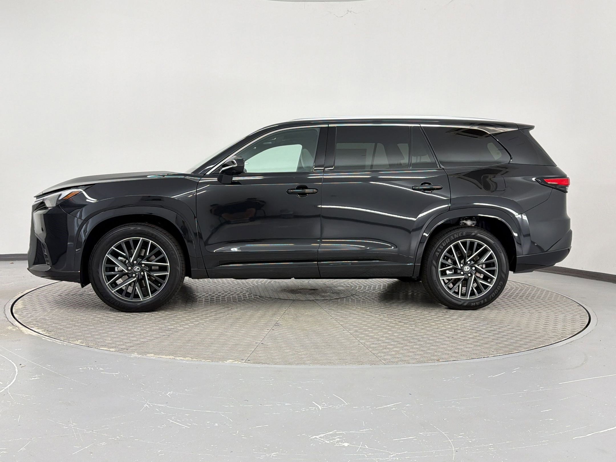 New 2026 Lexus TX 350 AWD image 2