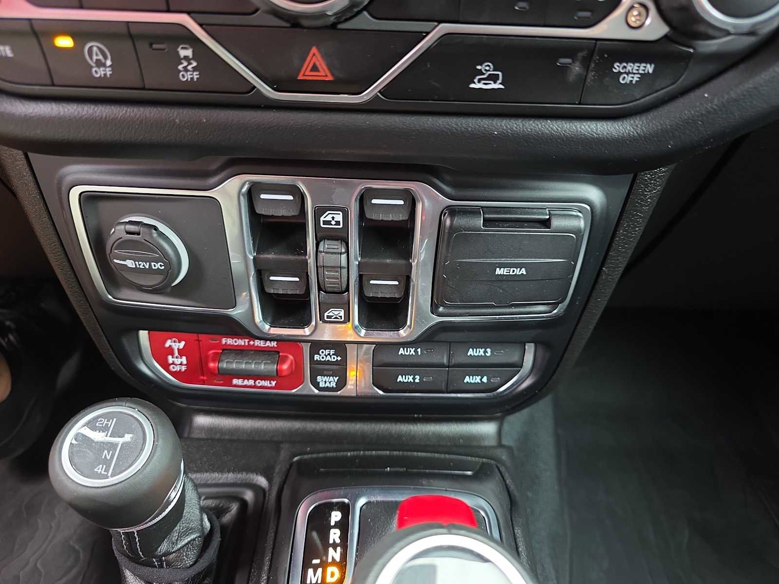 Used 2024 Jeep Wrangler Unlimited Rubicon w/ Technology Group image 13