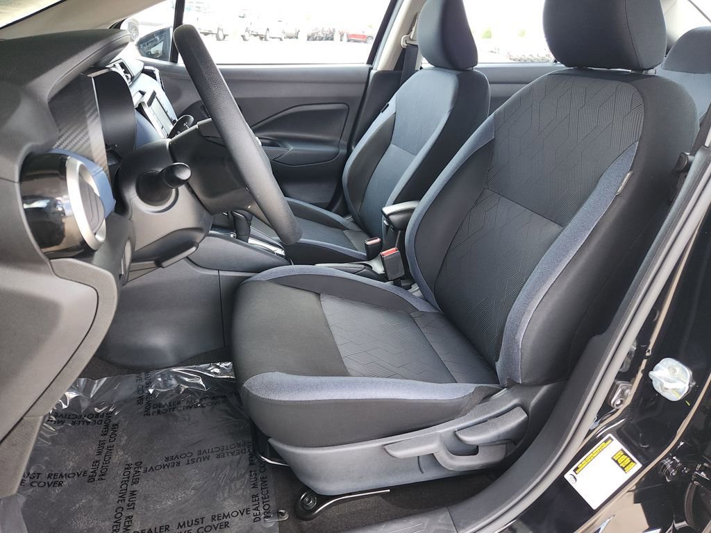 Used 2025 Nissan Versa SV image 12