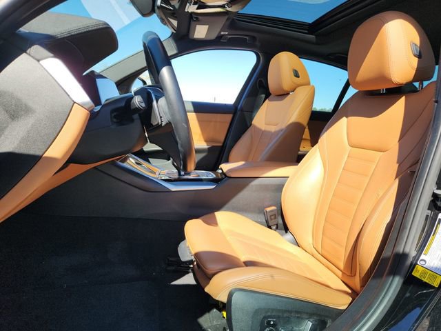 Used 2019 BMW 330i Sedan w/ Premium Package image 9