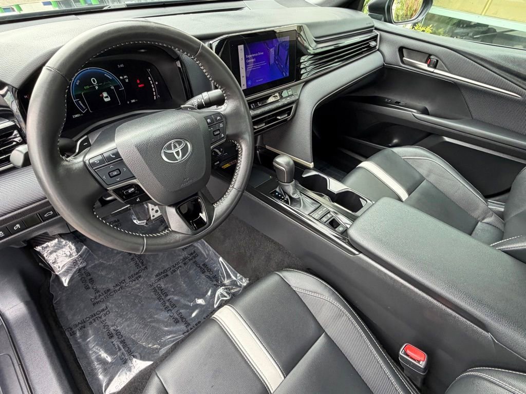 Used 2025 Toyota Camry SE FWD image 10