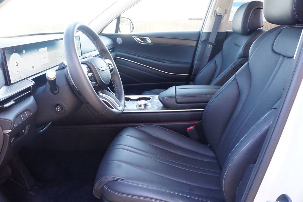 New 2025 Genesis GV80 2.5T Select image 16