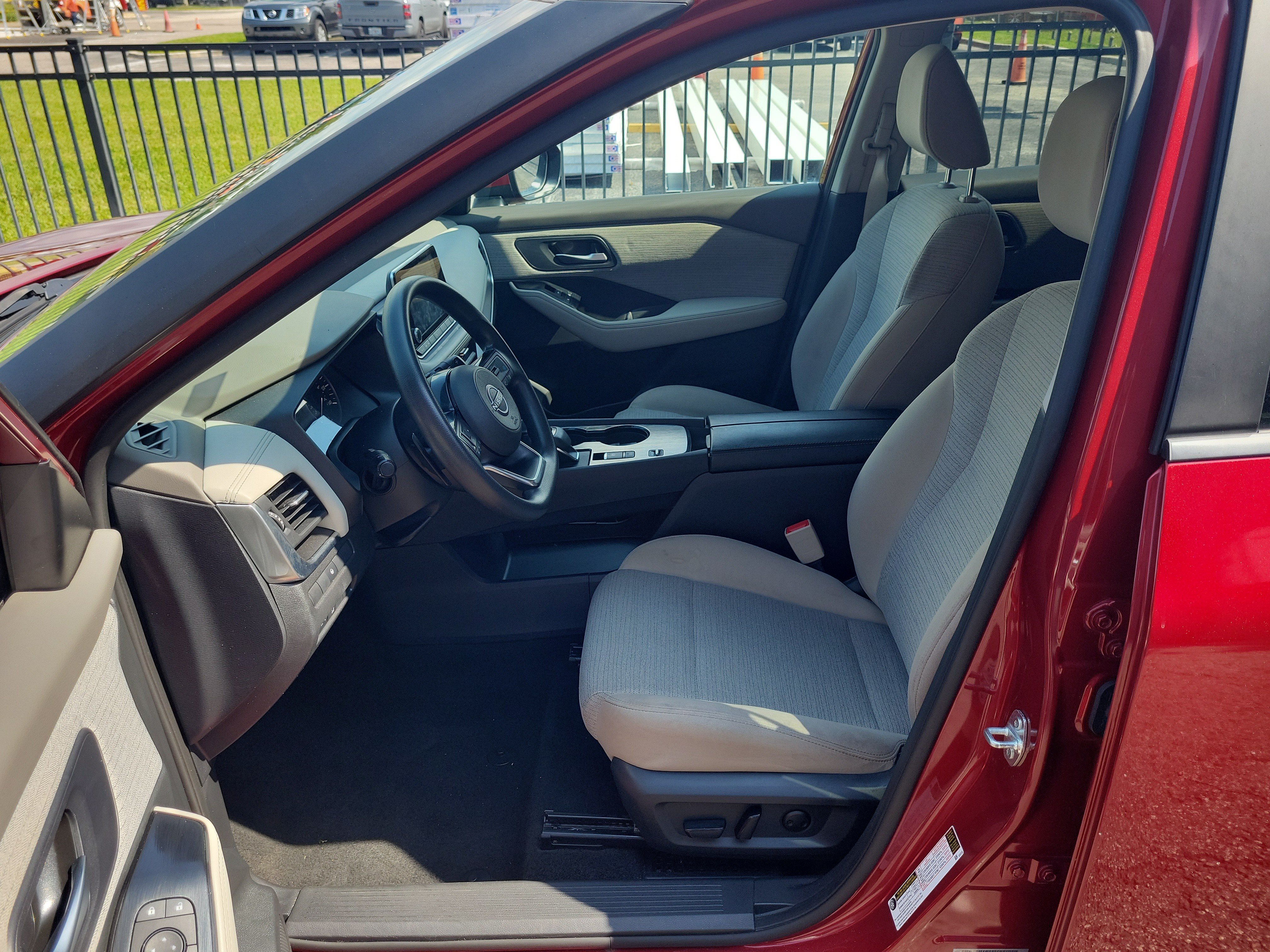 Certified 2023 Nissan Rogue SV FWD image 13