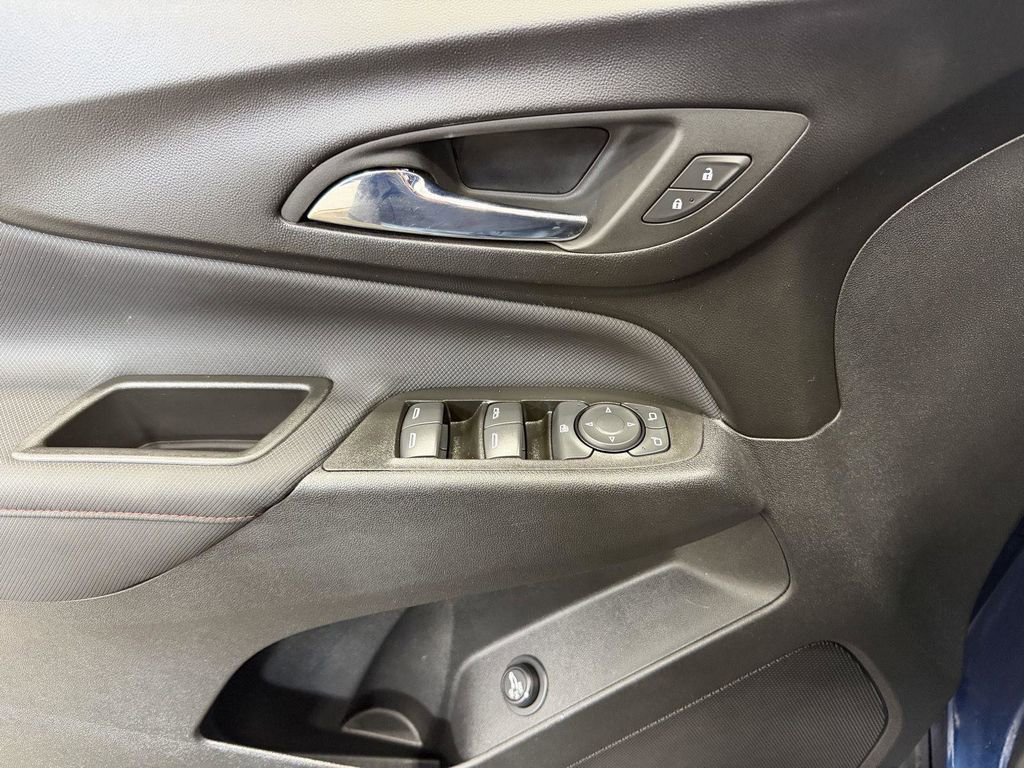 Used 2023 Chevrolet Equinox RS AWD/4WD image 11