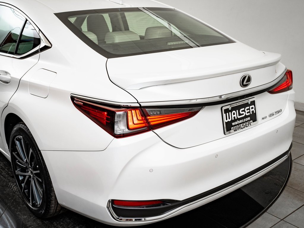 Certified 2023 Lexus ES 250 w/ Premium Package image 19