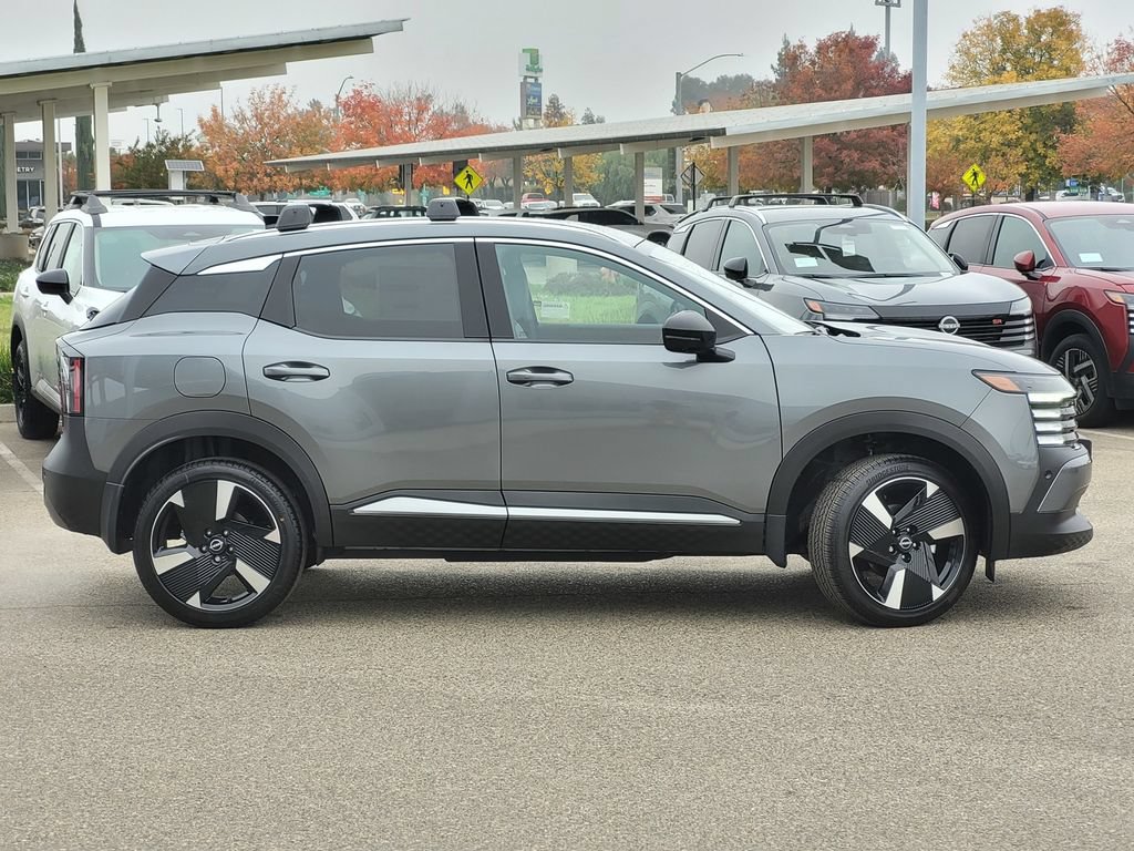 New 2026 Nissan Kicks SR w/ Cold Weather Package FWD image 3