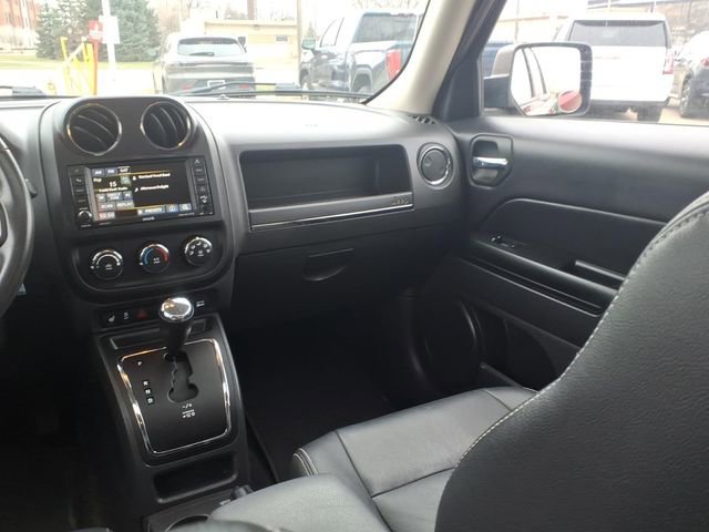 Used 2017 Jeep Patriot High Altitude image 13