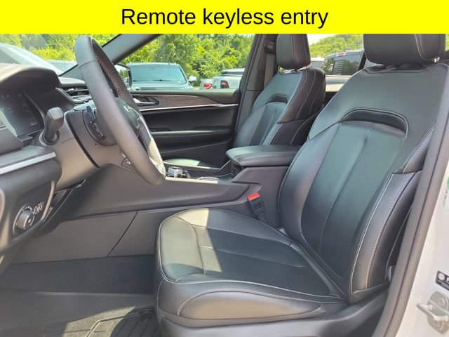 Certified 2024 Jeep Grand Cherokee Limited w/ Black Appearance Package AWD/4WD image 19