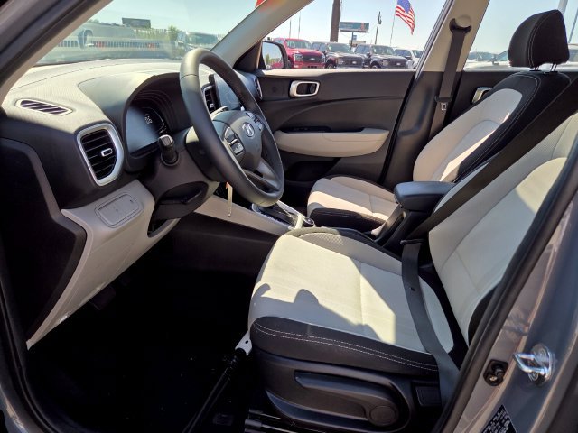 Used 2023 Hyundai Venue SEL w/ Cargo Package FWD image 5