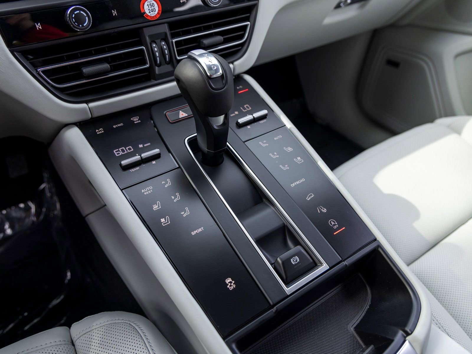 New 2025 Porsche Macan image 42