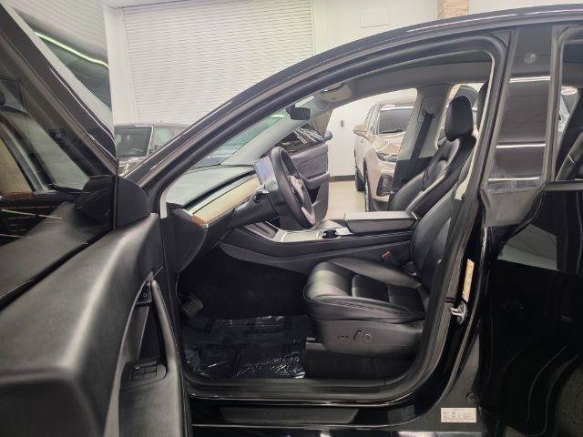 Used 2021 Tesla Model Y Long Range AWD/4WD image 28