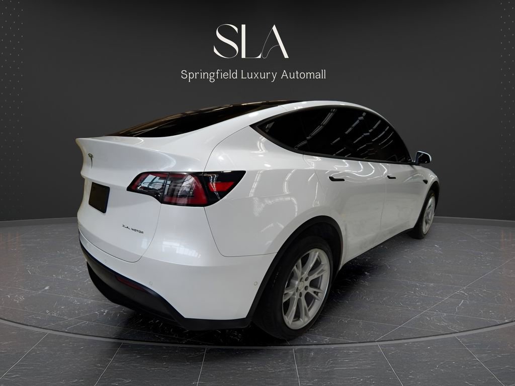 Used 2022 Tesla Model Y Long Range image 5