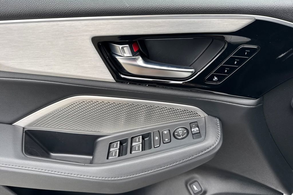 Certified 2023 Acura MDX FWD image 12