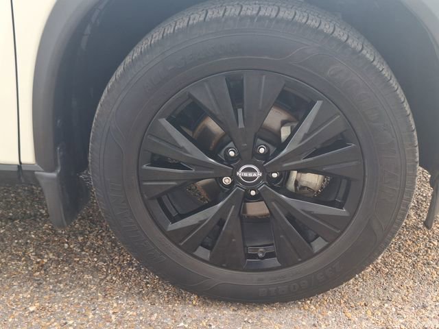 Certified 2023 Nissan Rogue SV w/ SV Premium Package FWD image 30