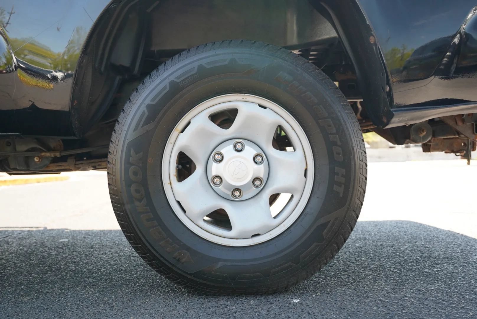 Used 2019 Toyota Tacoma SR w/ SR Convenience Package AWD/4WD image 15