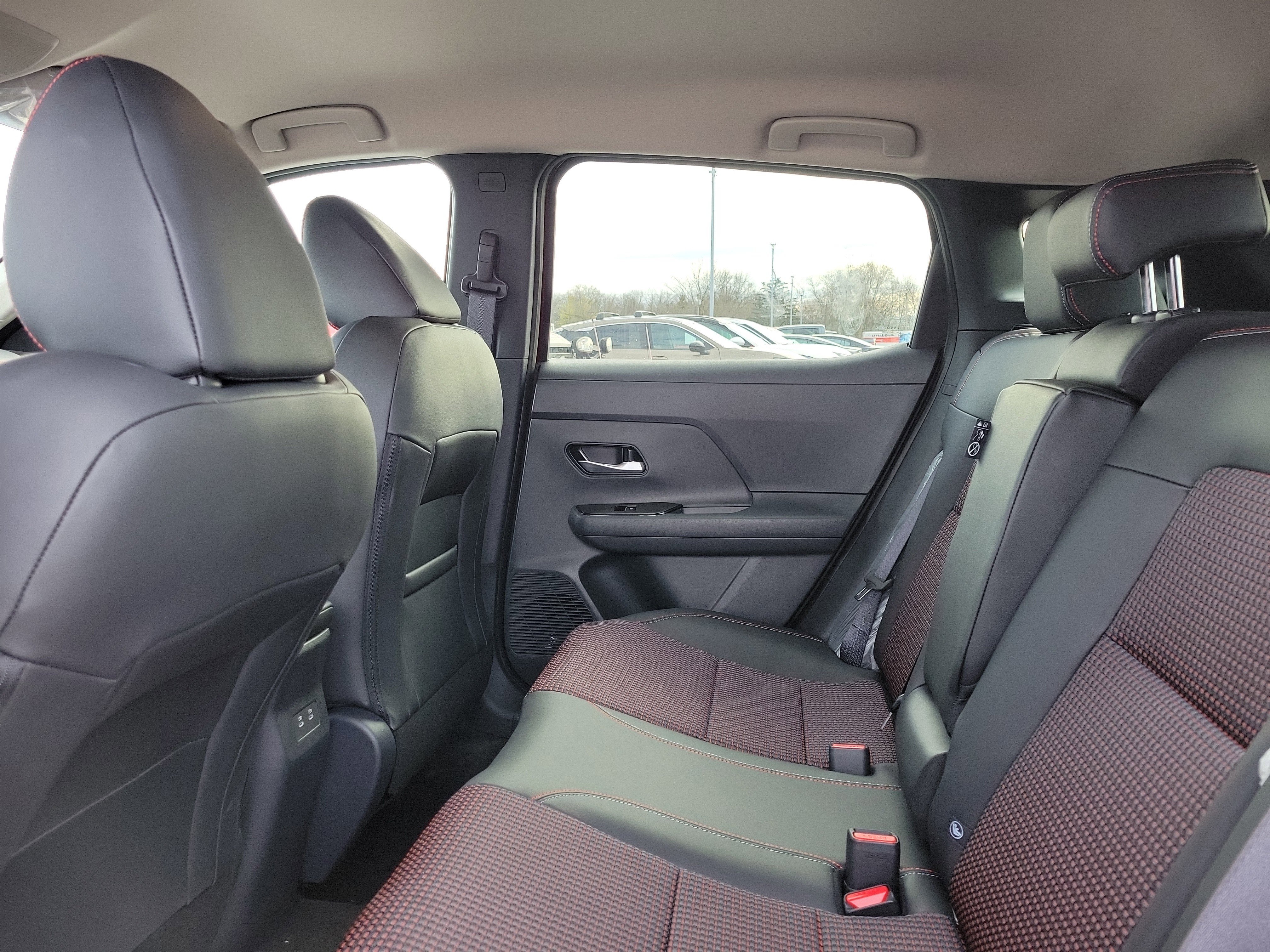 New 2026 Nissan Kicks SR w/ Cold Weather Package AWD/4WD image 11