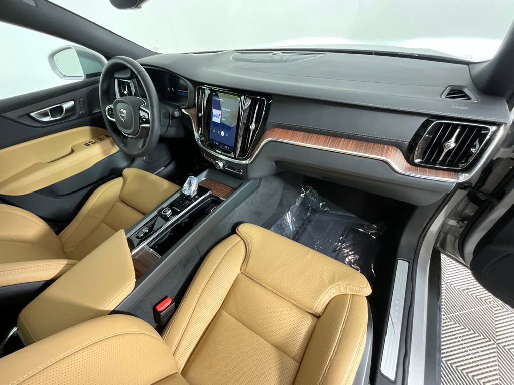 Used 2025 Volvo V60 B5 Cross Country Ultra w/ Protection Package Premier image 19