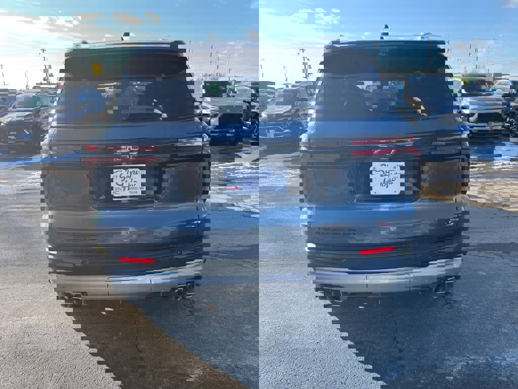 New 2026 Chevrolet Traverse Z71 w/ Enhanced Driving Package image 6