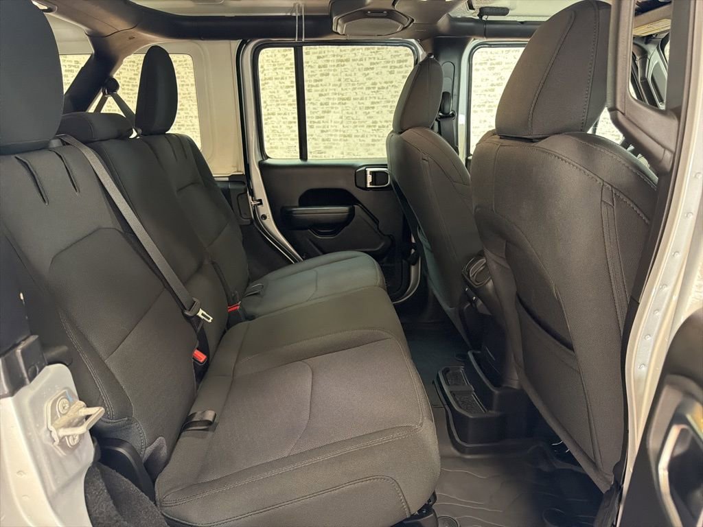 Used 2023 Jeep Wrangler Unlimited w/ Cold Weather Group image 12