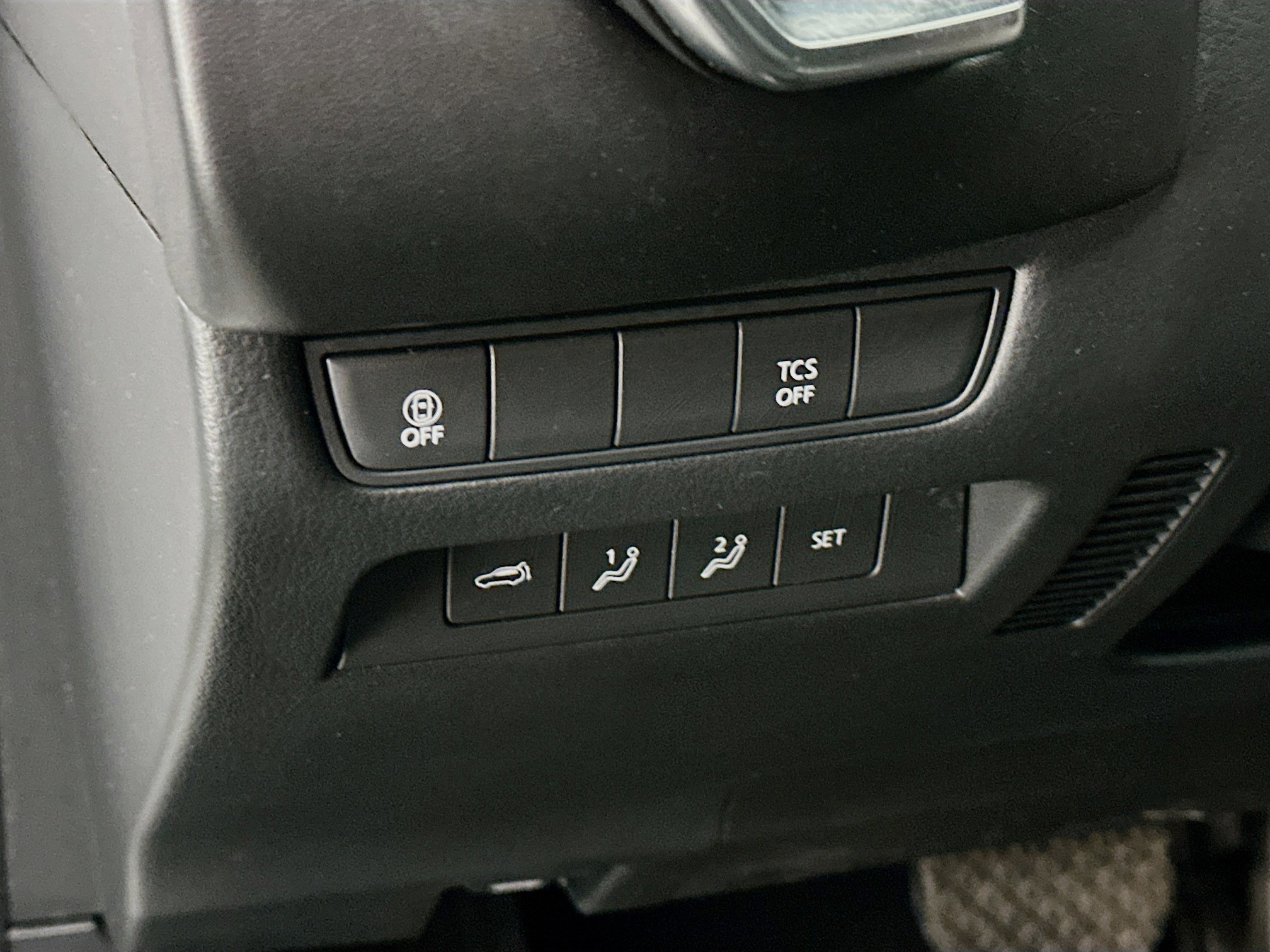 Used 2025 MAZDA CX-50 AWD 2.5 S w/ Premium Plus Pkg image 17