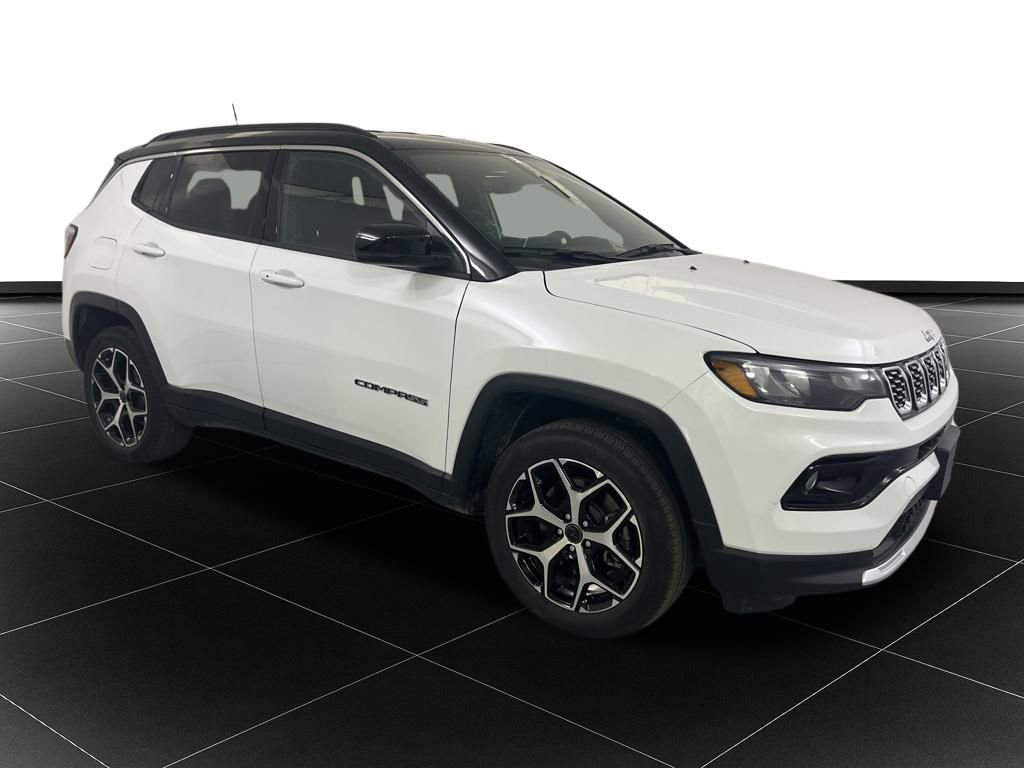 Used 2025 Jeep Compass Limited image 7