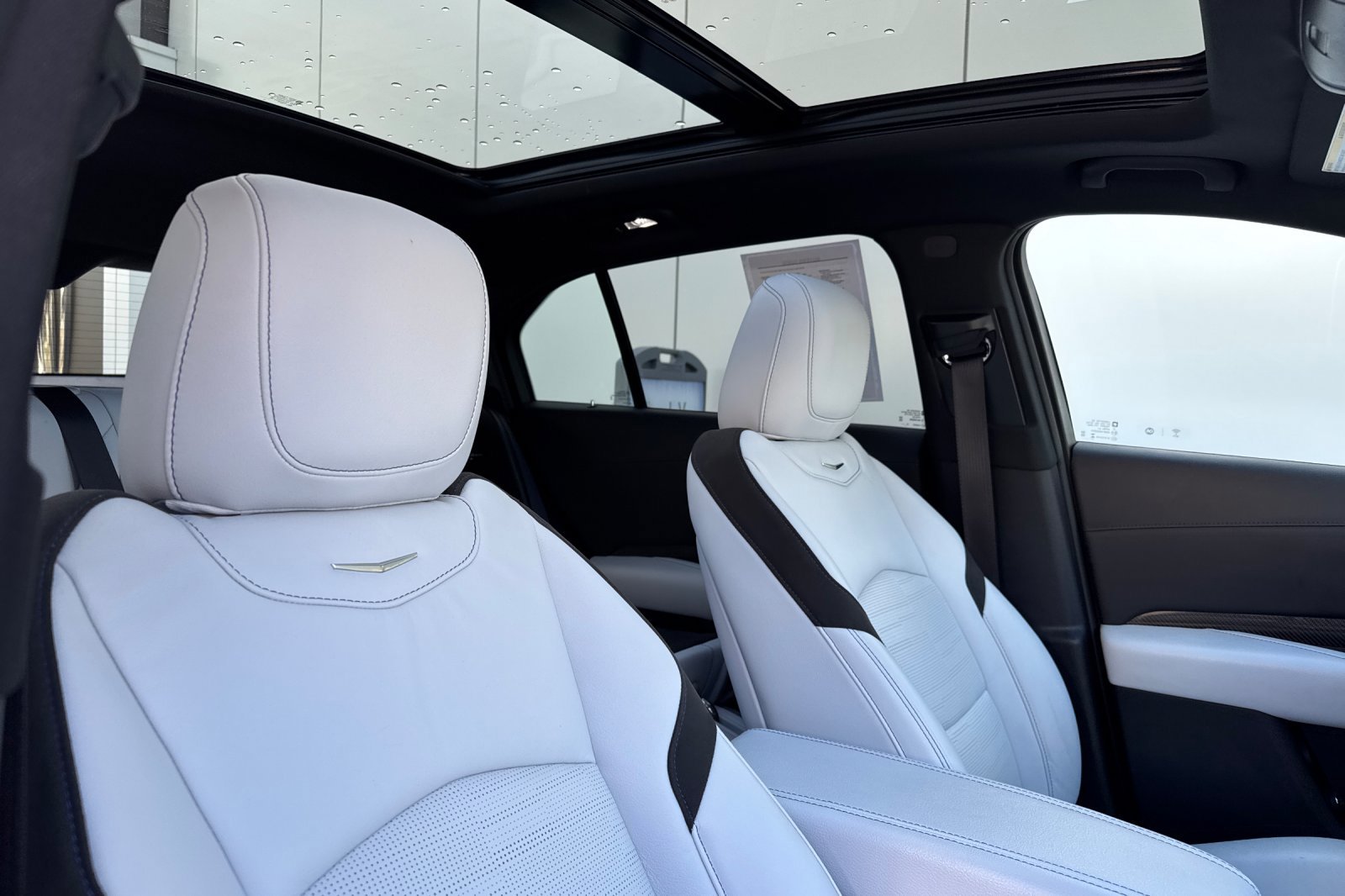 Used 2024 Cadillac XT4 Sport image 17