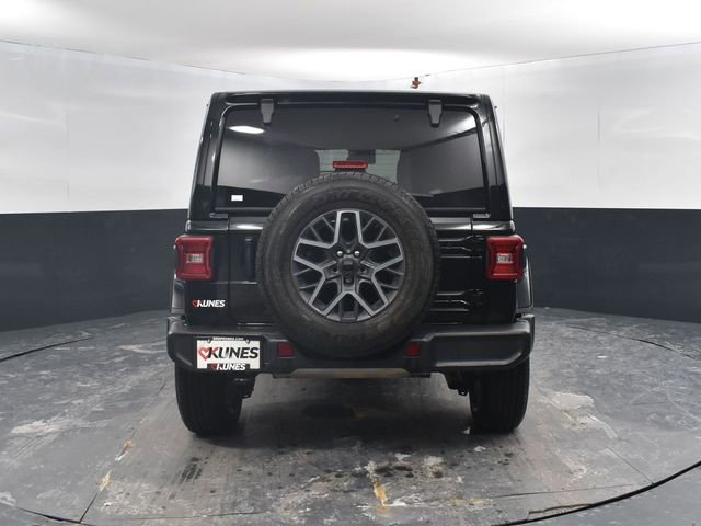 Used 2024 Jeep Wrangler Unlimited Sahara AWD/4WD image 7