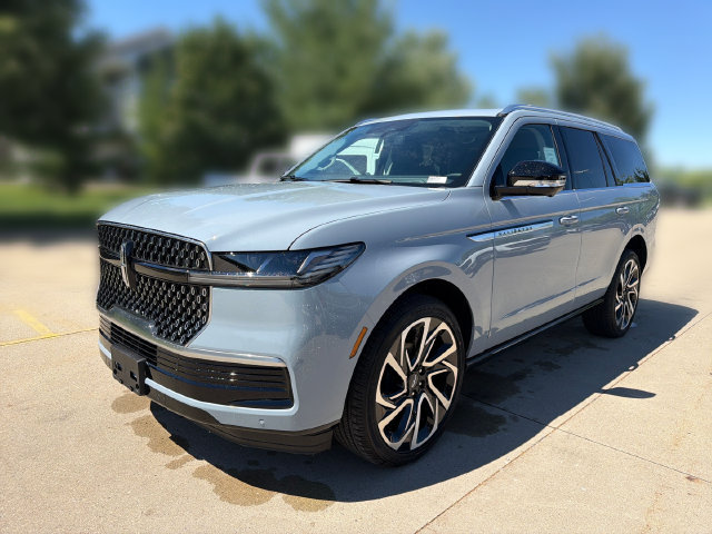 New 2026 Lincoln Navigator Reserve AWD/4WD image 11