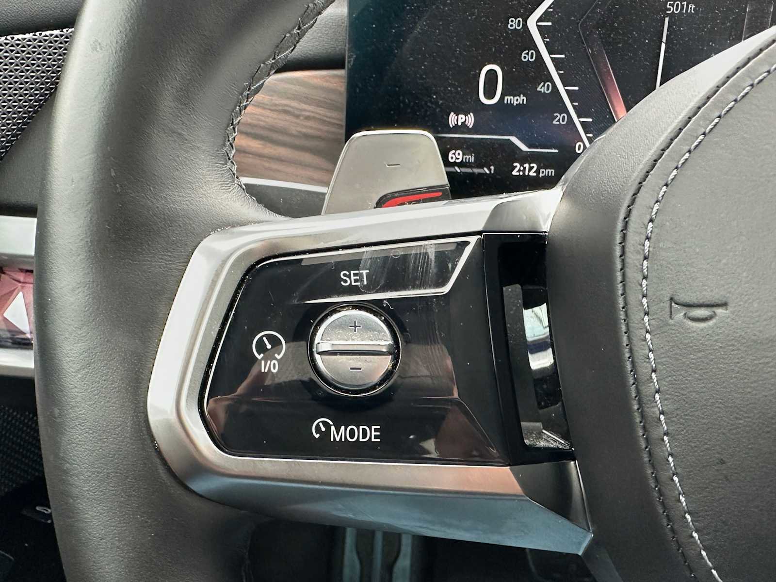 Used 2023 BMW 760i xDrive image 38