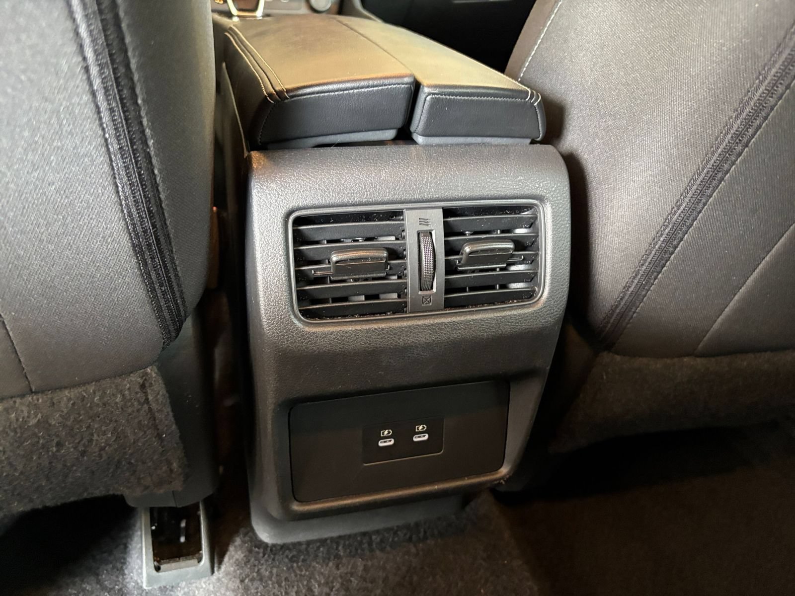 Used 2025 Nissan Rogue SV AWD/4WD image 24