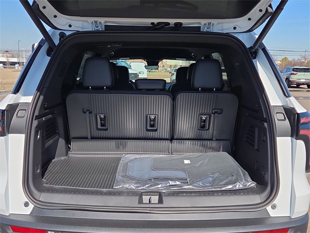 New 2026 Chevrolet Traverse LT w/ Midnight/Sport Edition image 14