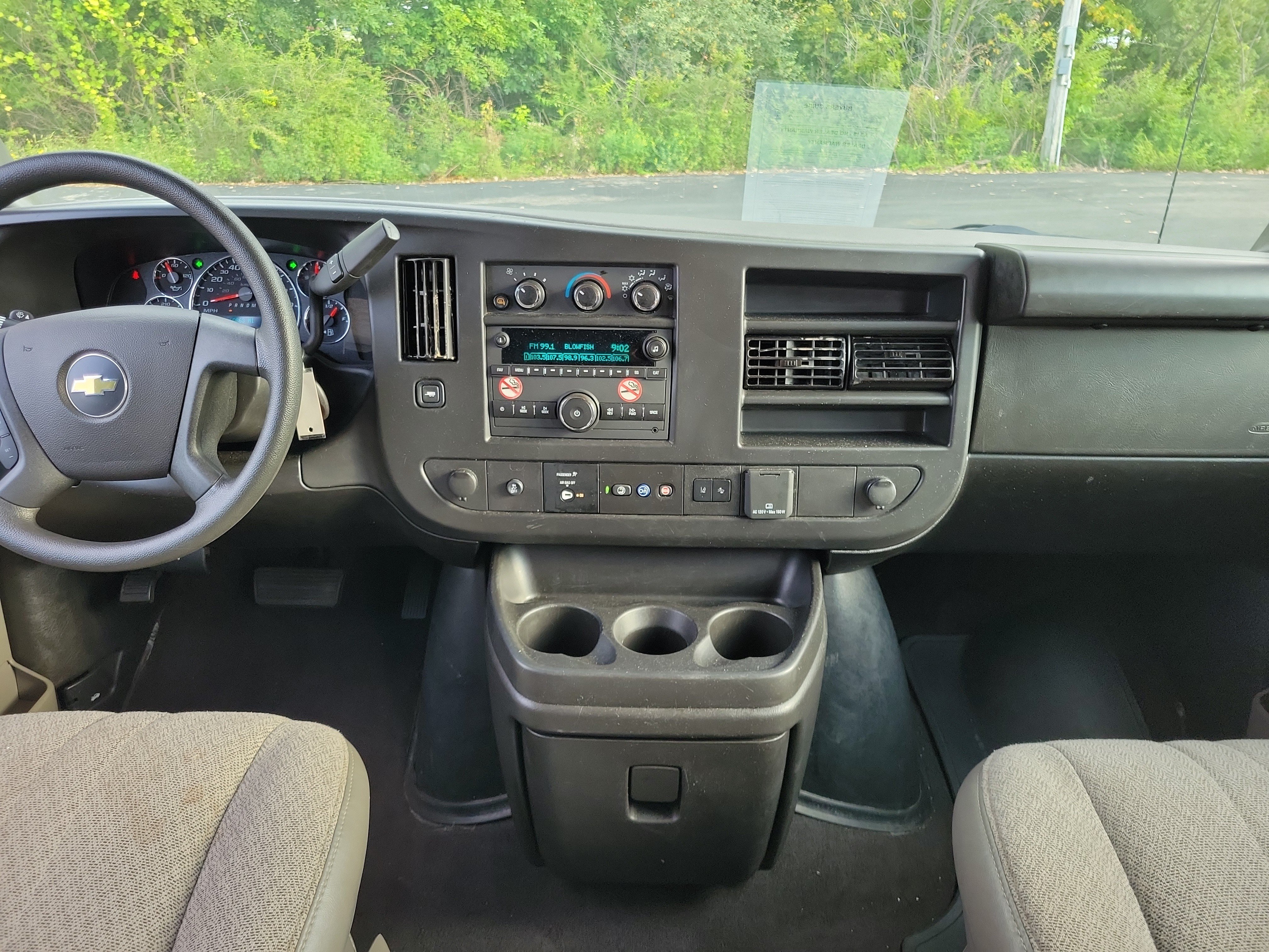 Used 2024 Chevrolet Express 3500 LT w/ LT Preferred Equipment Group RWD image 12
