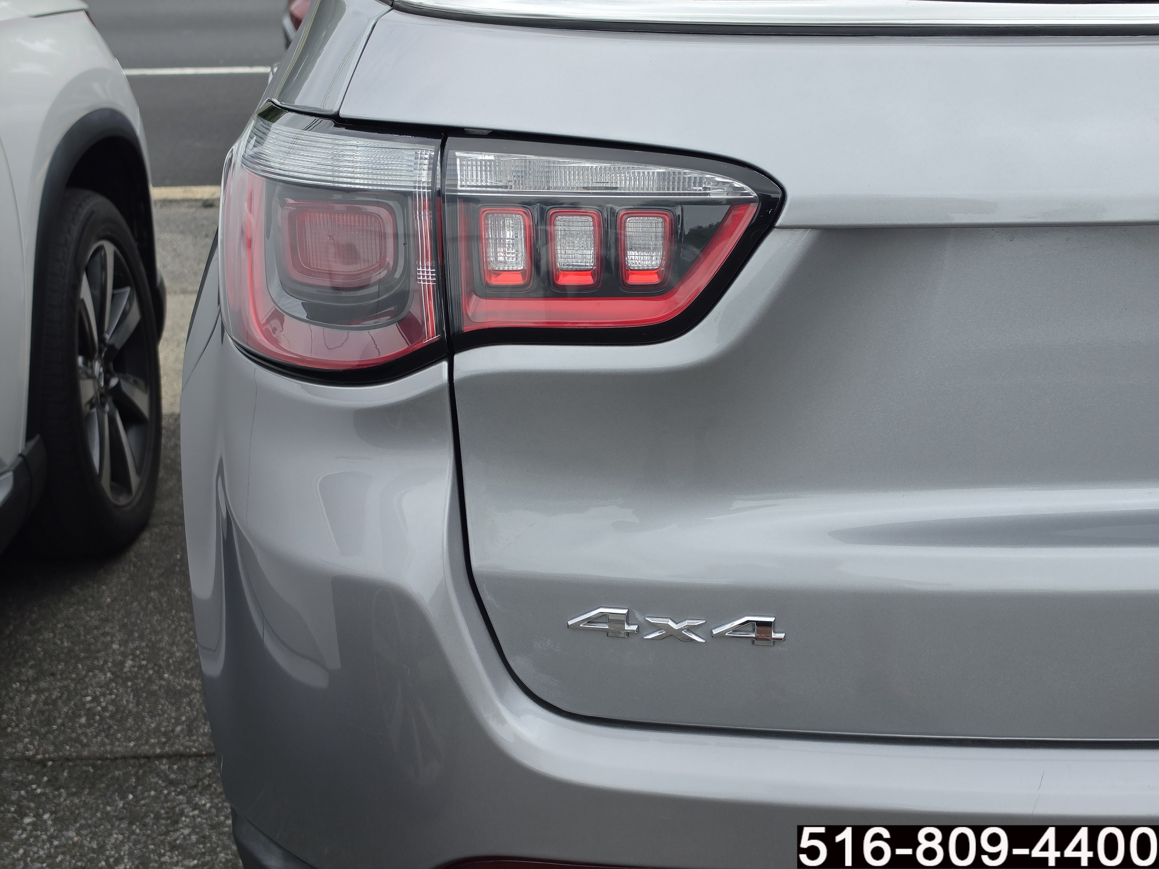 Used 2018 Jeep Compass Latitude AWD/4WD image 23