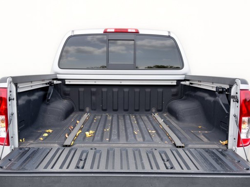 Used 2020 Nissan Frontier SV RWD image 28