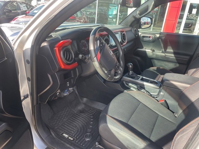 Used 2016 Toyota Tacoma TRD Sport image 6