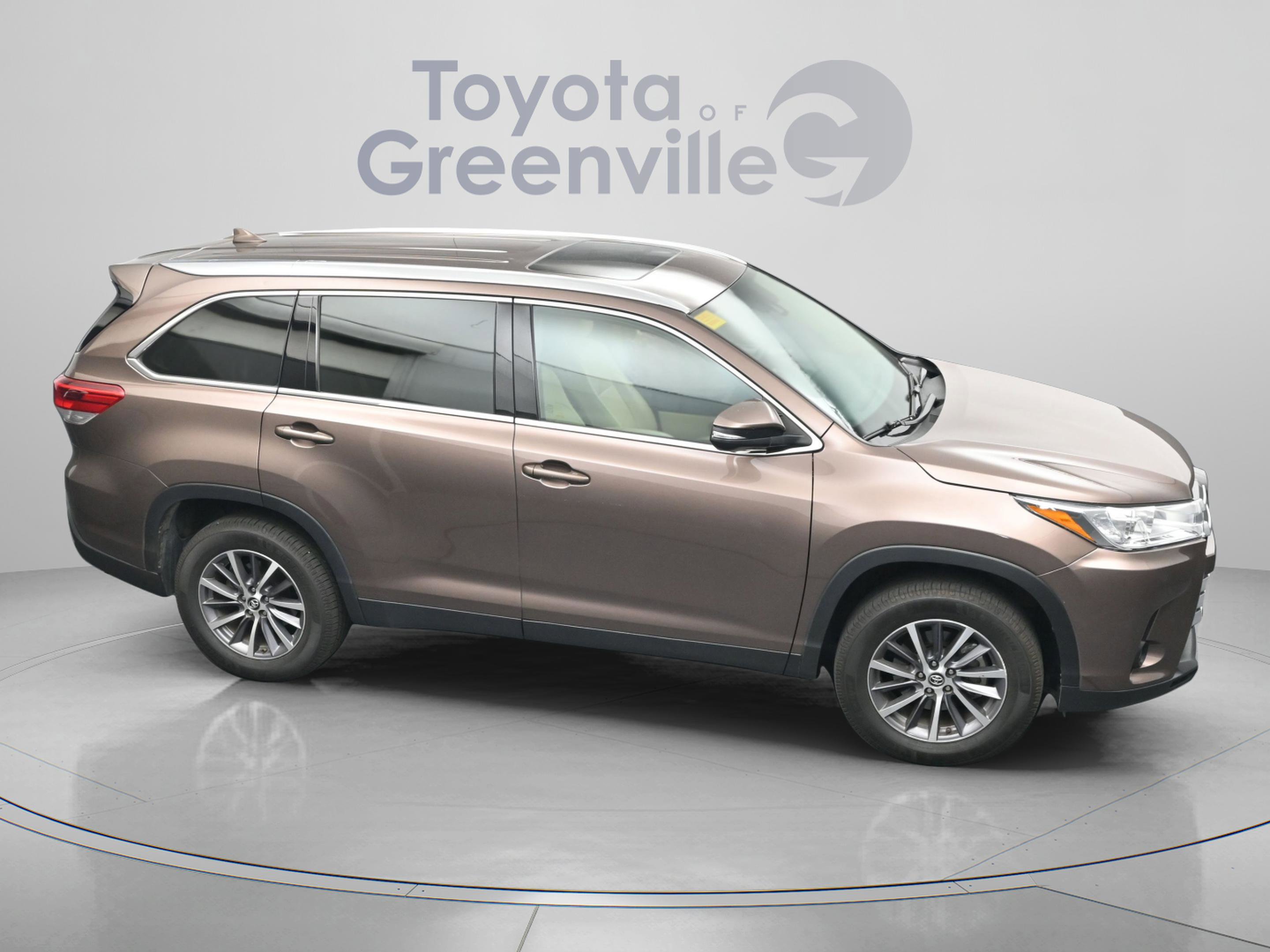 Used 2019 Toyota Highlander XLE image 18