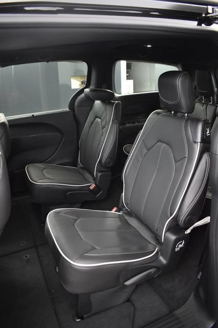 New 2026 Chrysler Pacifica Limited w/ S Appearance Package AWD/4WD image 31
