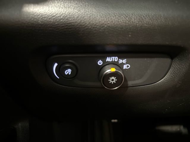 Used 2023 Chevrolet Traverse LT image 25