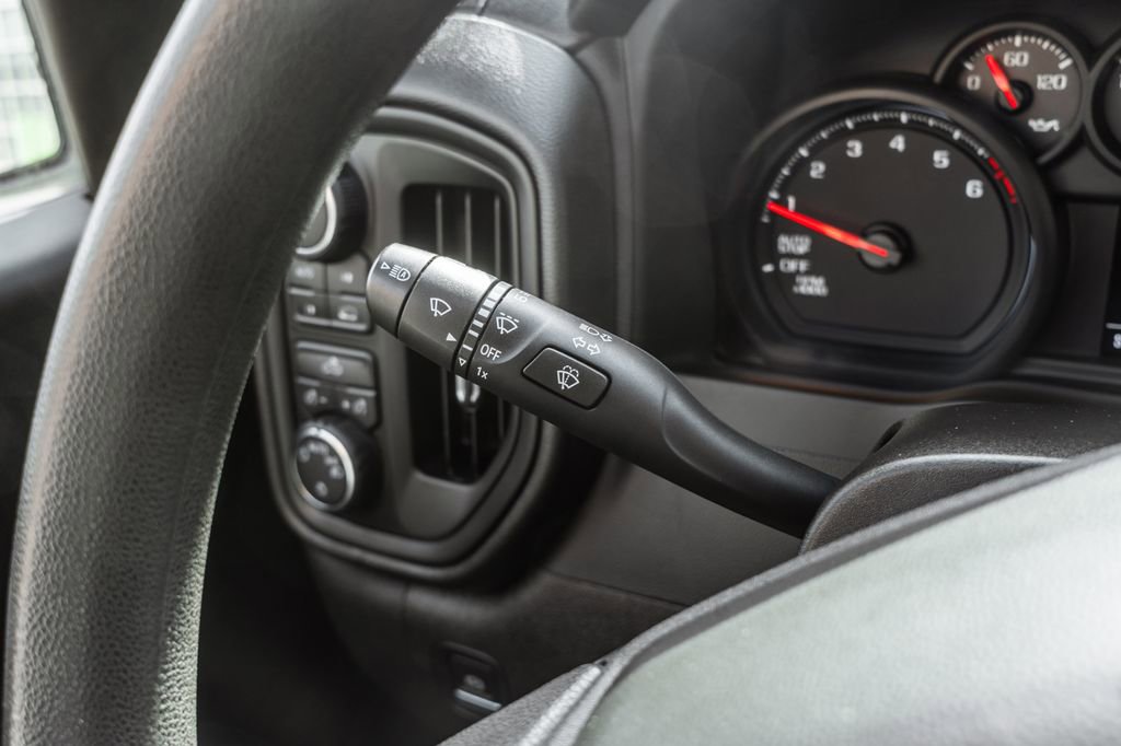 Used 2023 Chevrolet Silverado 1500 Custom image 22