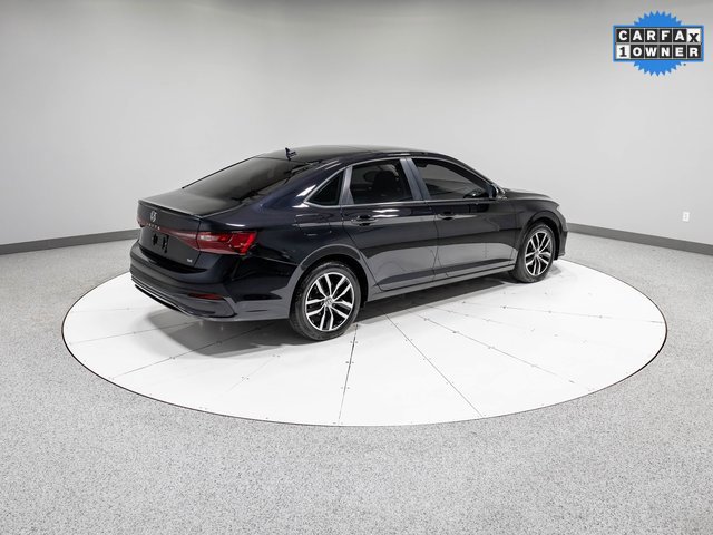 Used 2025 Volkswagen Jetta SE image 29