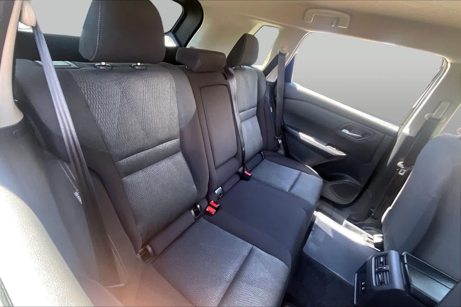 Used 2025 Nissan Rogue SV FWD image 19