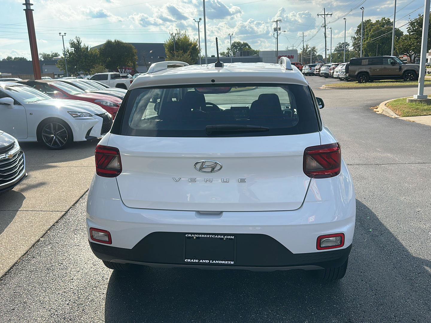 Used 2025 Hyundai Venue SEL FWD image 4