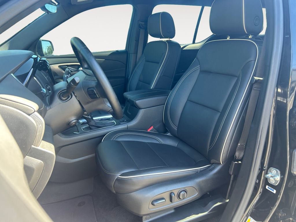 Used 2023 Chevrolet Traverse Premier AWD/4WD image 6