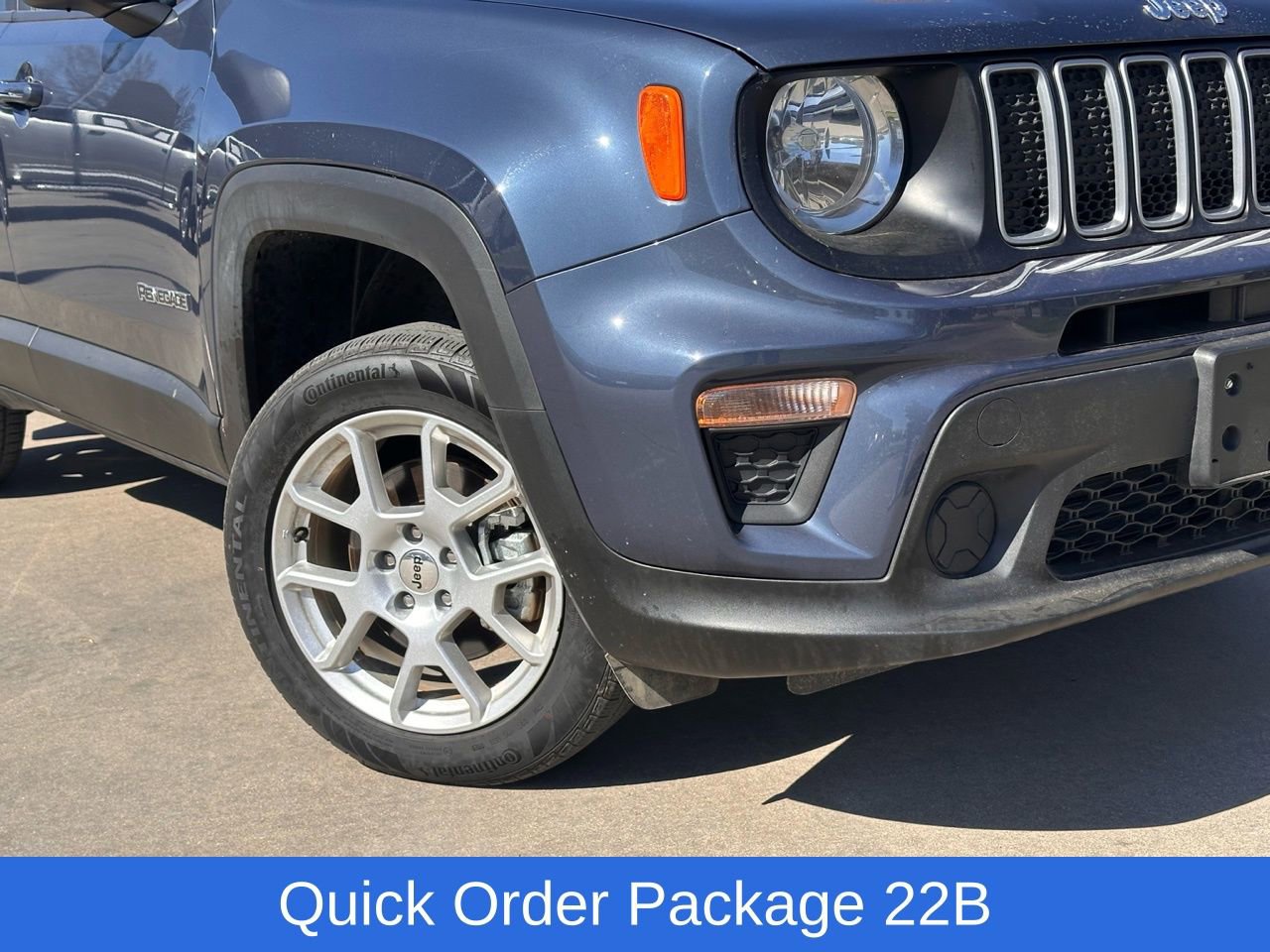 Used 2023 Jeep Renegade Latitude image 3