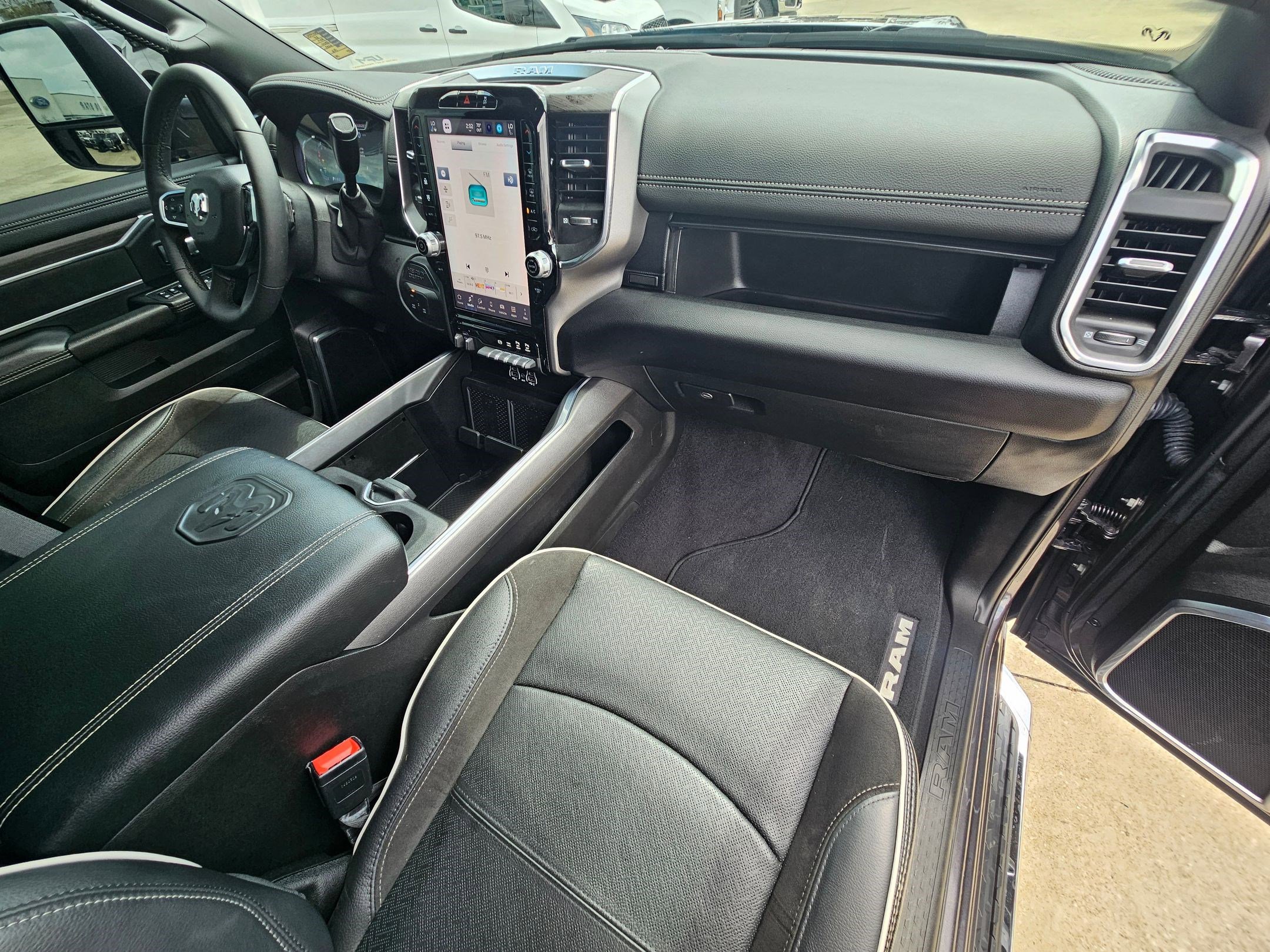 Used 2025 RAM 2500 Laramie image 33