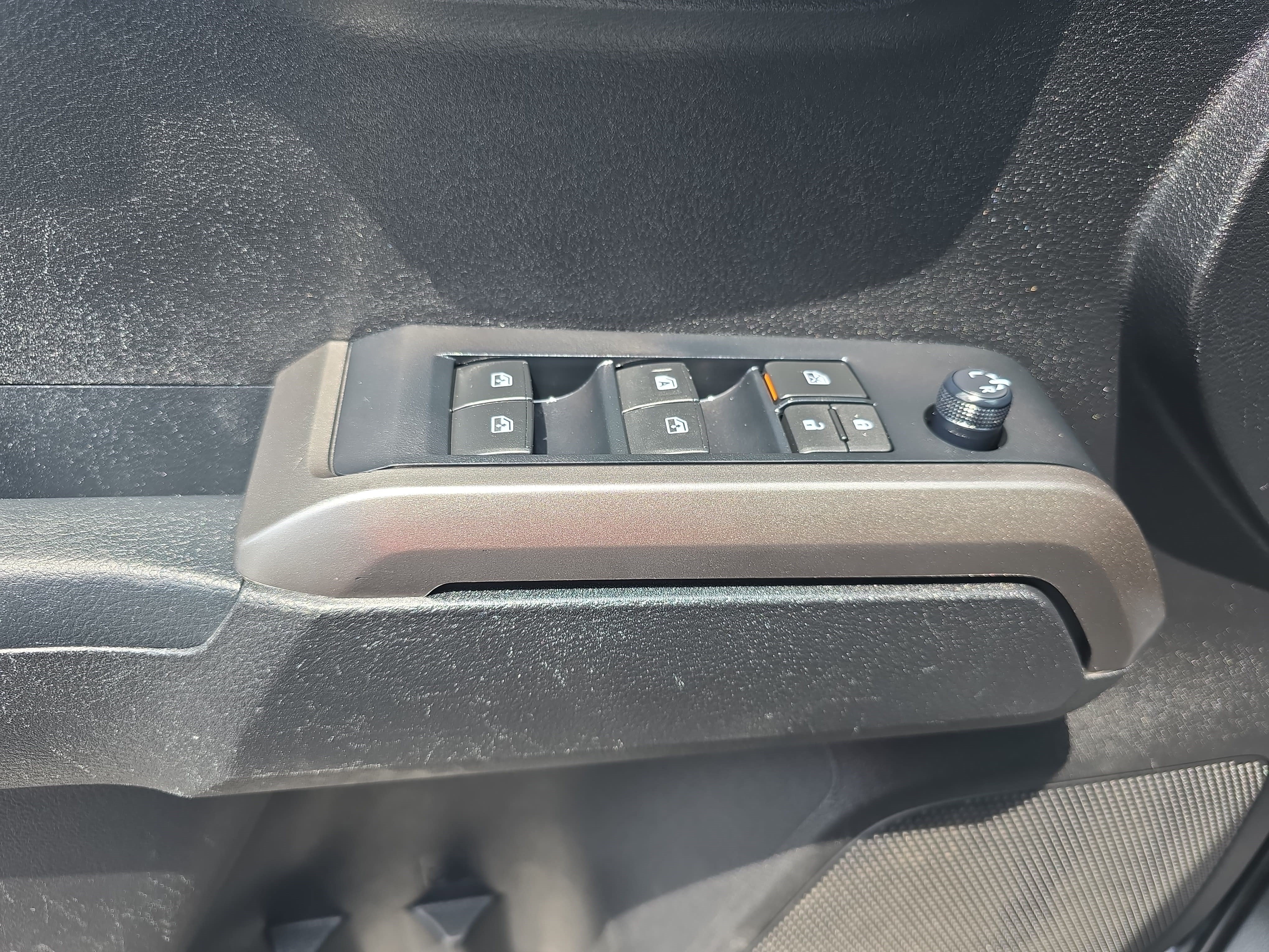 Used 2022 Toyota Tacoma SR5 RWD image 25